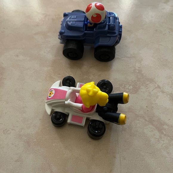 Princess and Toad Racer Toy Car Set - Picture 10 of 11